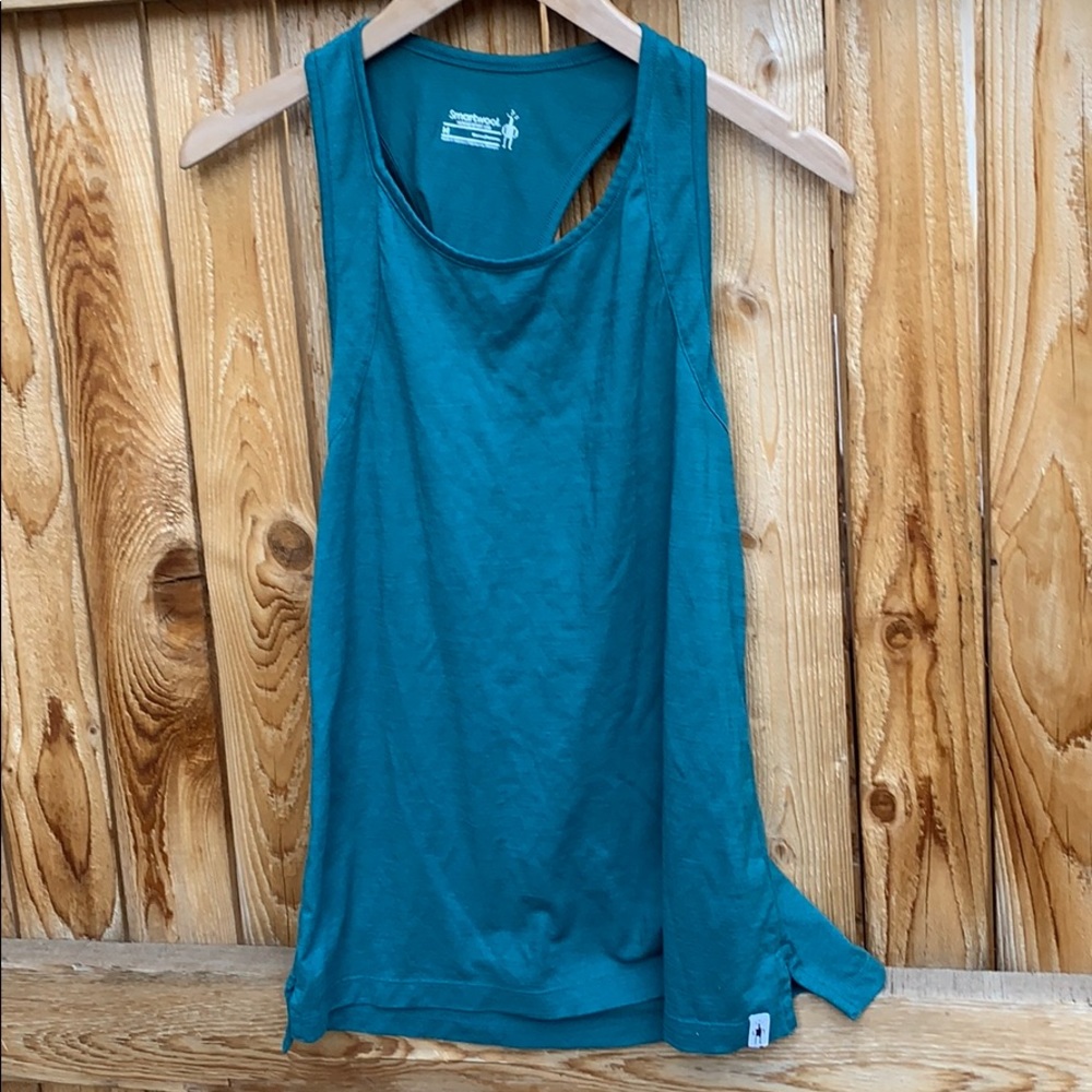 Twist back tank